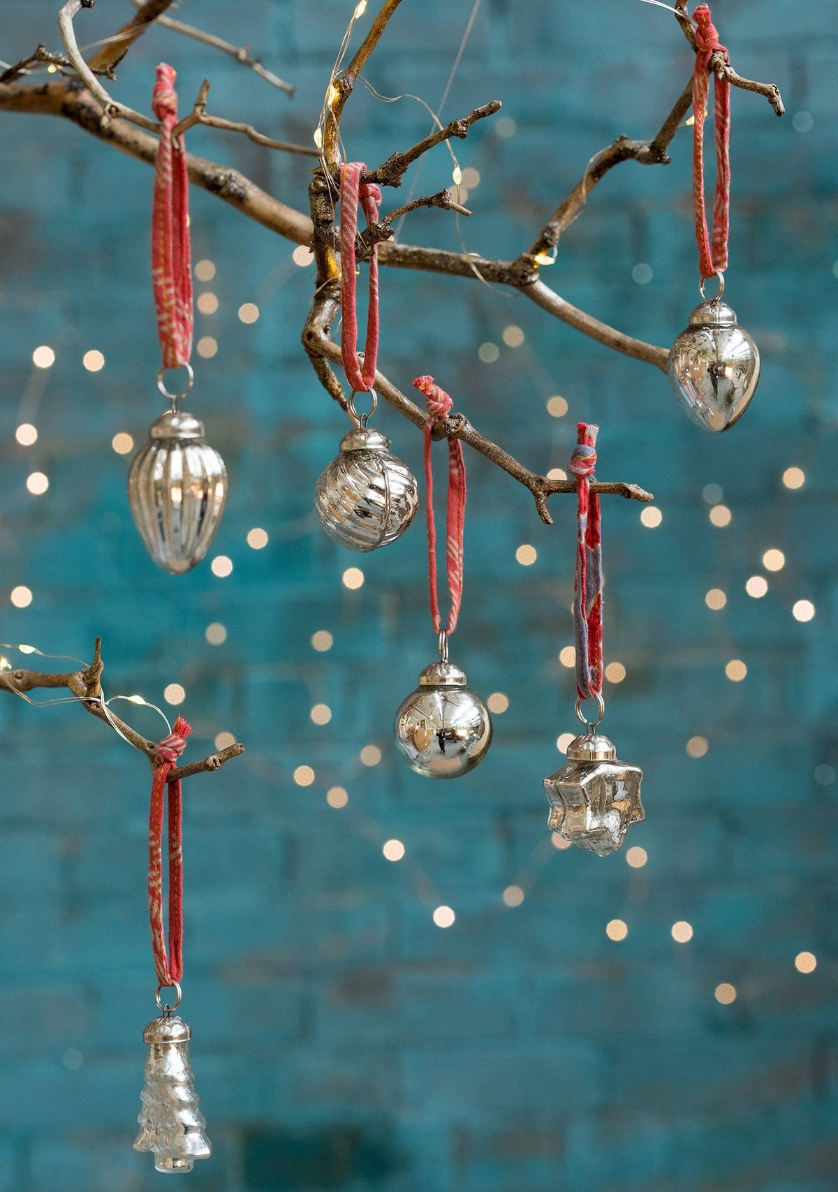 INDE: Ensemble de 6 boules de Noël en verre recyclé à finition argentée