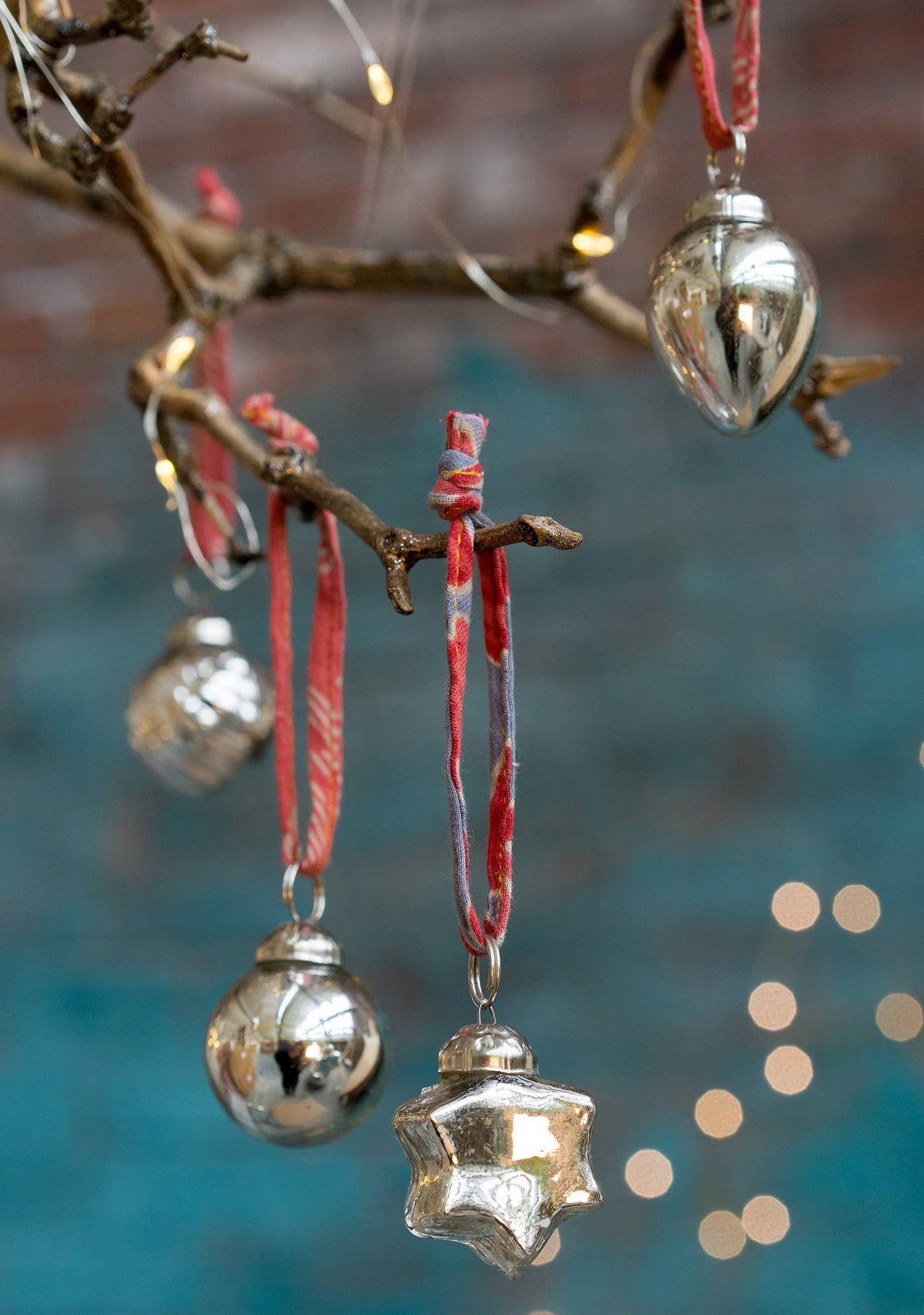 INDE: Ensemble de 6 boules de Noël en verre recyclé à finition argentée