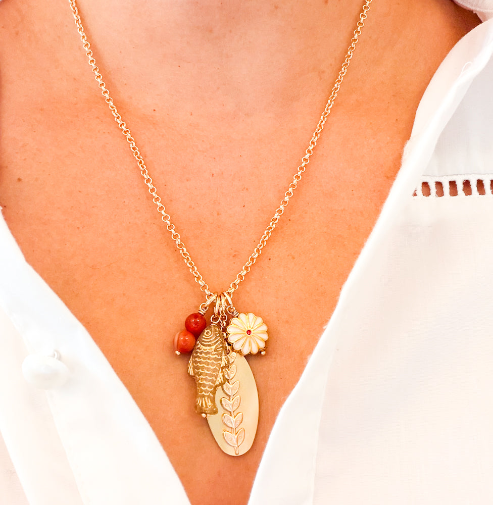 Collier en agate rouge & marguerite en verre – NYC