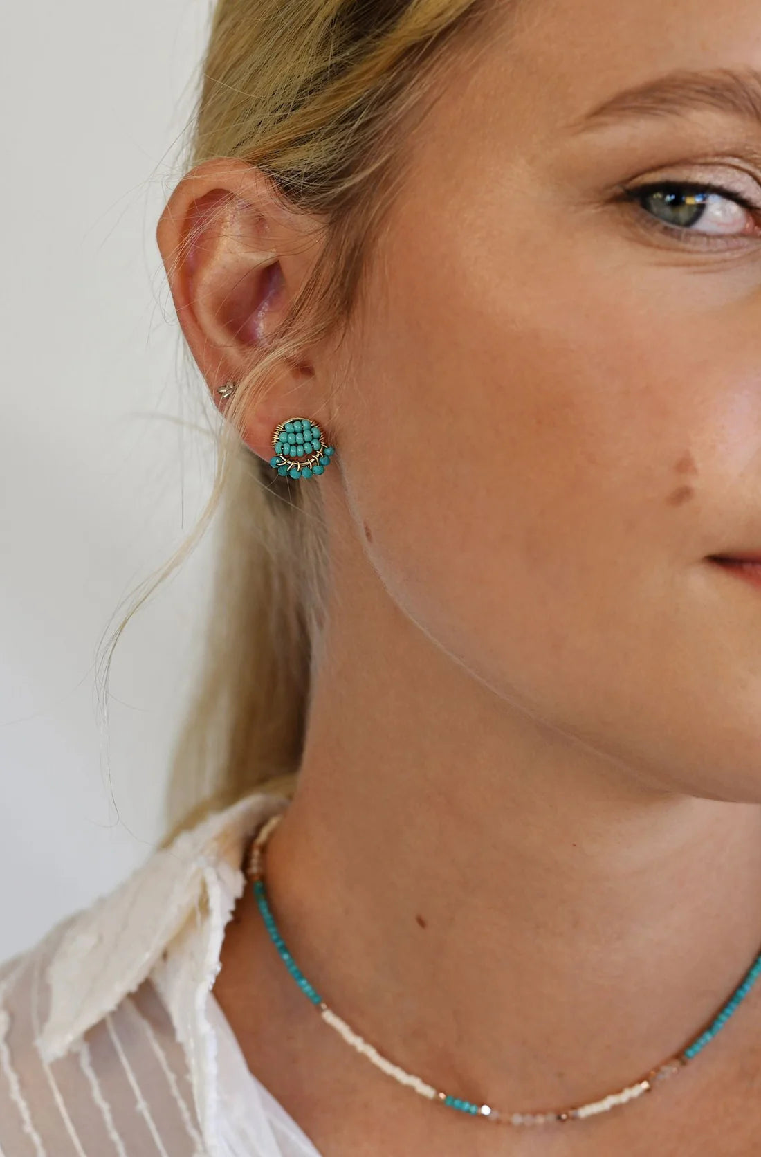 Mini circle earrings with turquoise tassels – TURQUOISE