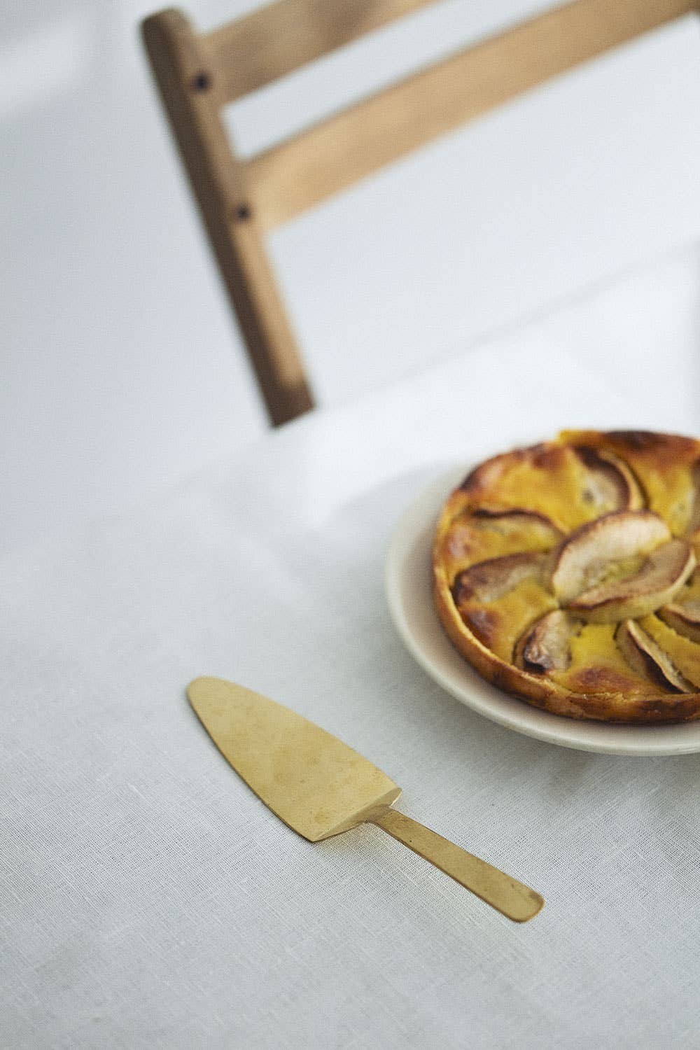 Serveur à gâteaux en laiton