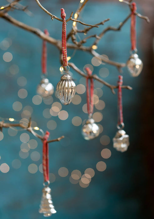 INDE: Ensemble de 6 boules de Noël en verre recyclé à finition argentée