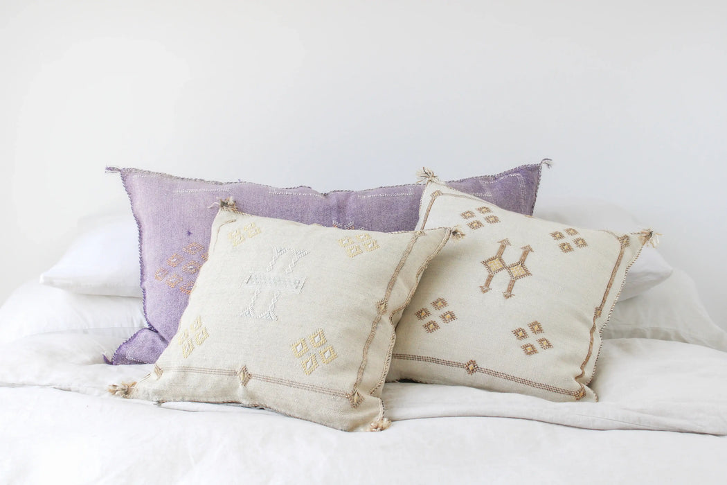 MAROC: Housse de Coussin Carrée Premium OffWhite en Soie de Cactus