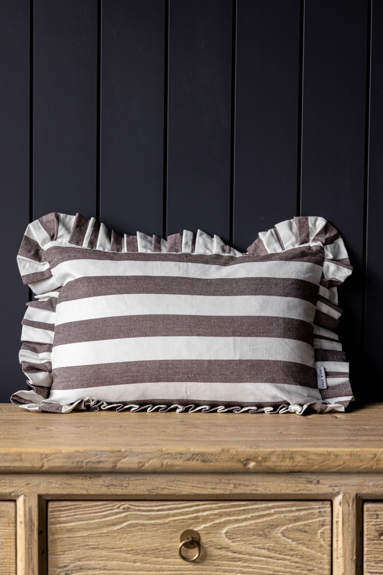 Housse de Coussin Avec Volants À Rayures Larges Rayures Marrons