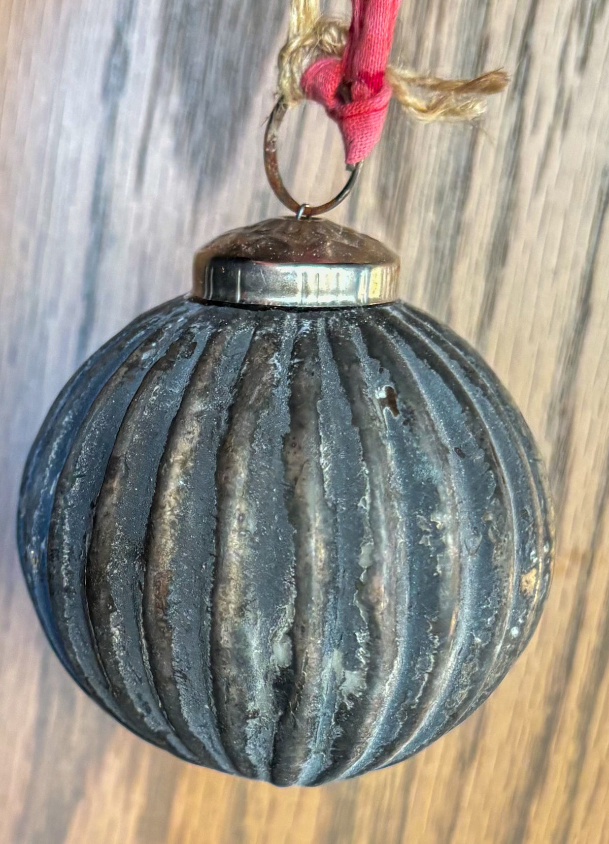 INDE: Boule en verre recyclé vieilli Eshana