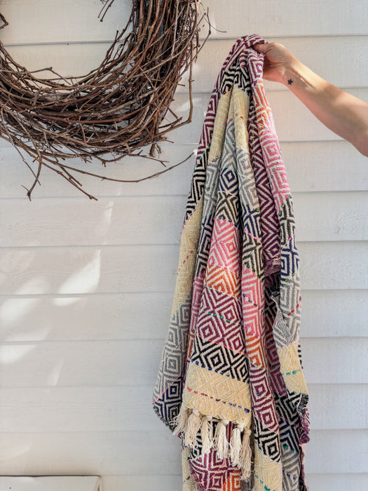 INDIA: Handwoven cotton throw