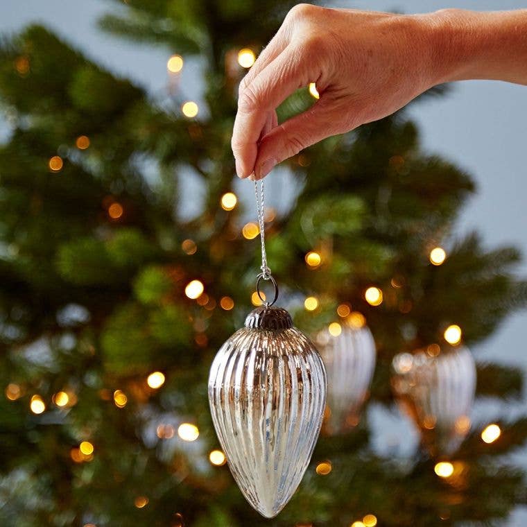 Lot de trois boules de Noël en verre effet antique