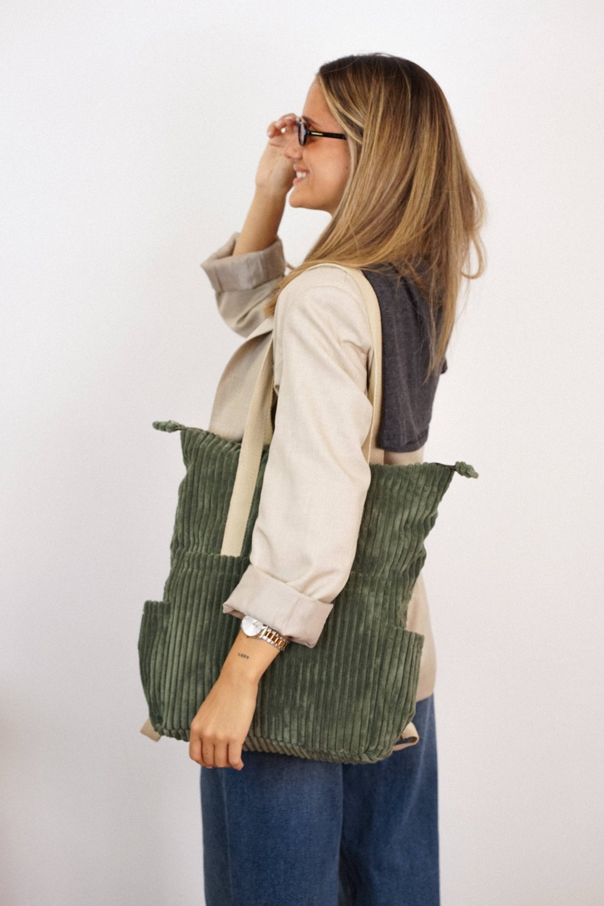 Sac à dos / sac bandoulière en velours côtelé – Vert olive - Espagne