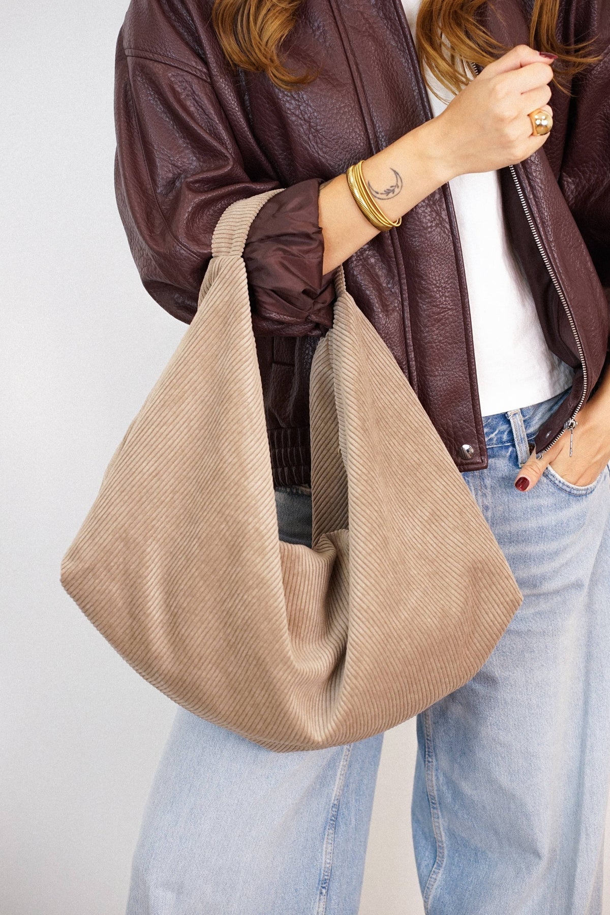 Sac d’épaule en velours côtelé – Taupe beige-d’Espagne