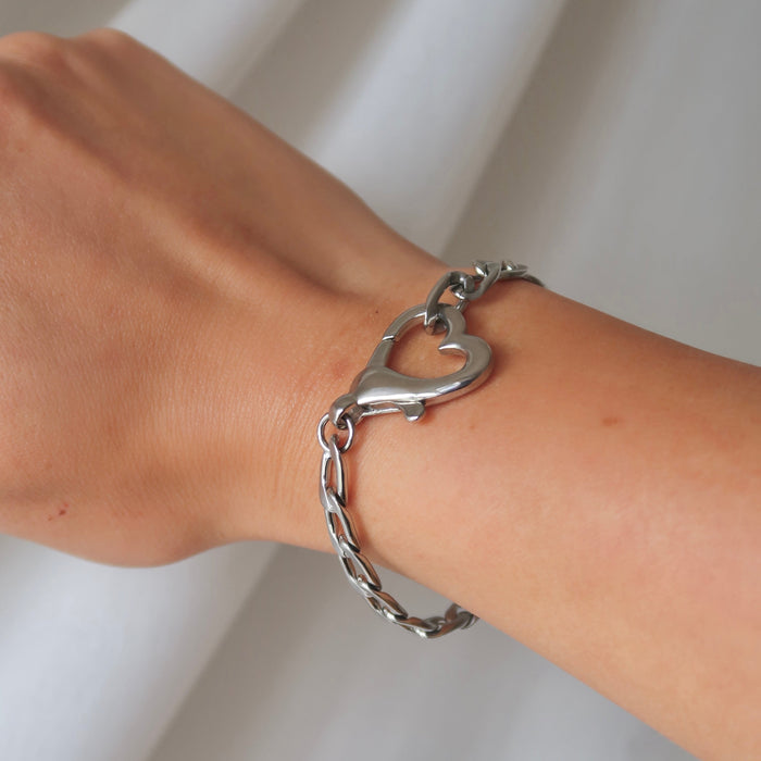 Bracelet Saiba à Fermoir Cœur – Or /Saiba Heart Clasp Bracelet- Gold